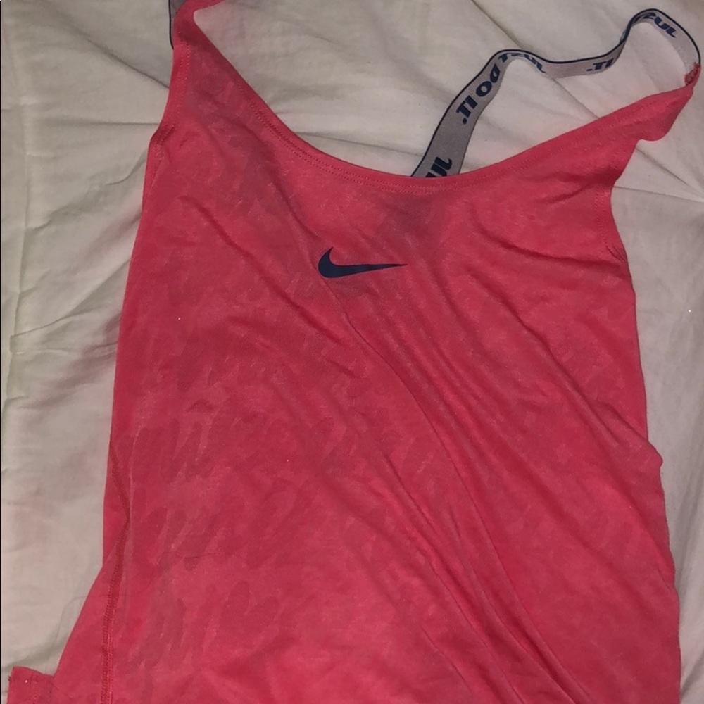 Nike top